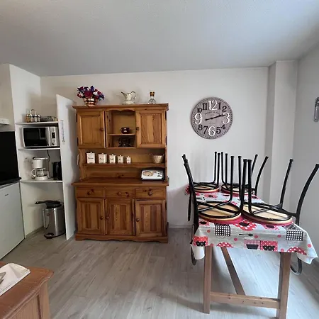A Avec Terrasse Et Parking - Fr-1-812-20 *