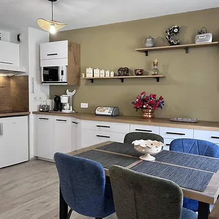 A Avec Terrasse Et Parking - Fr-1-812-20 Cauterets